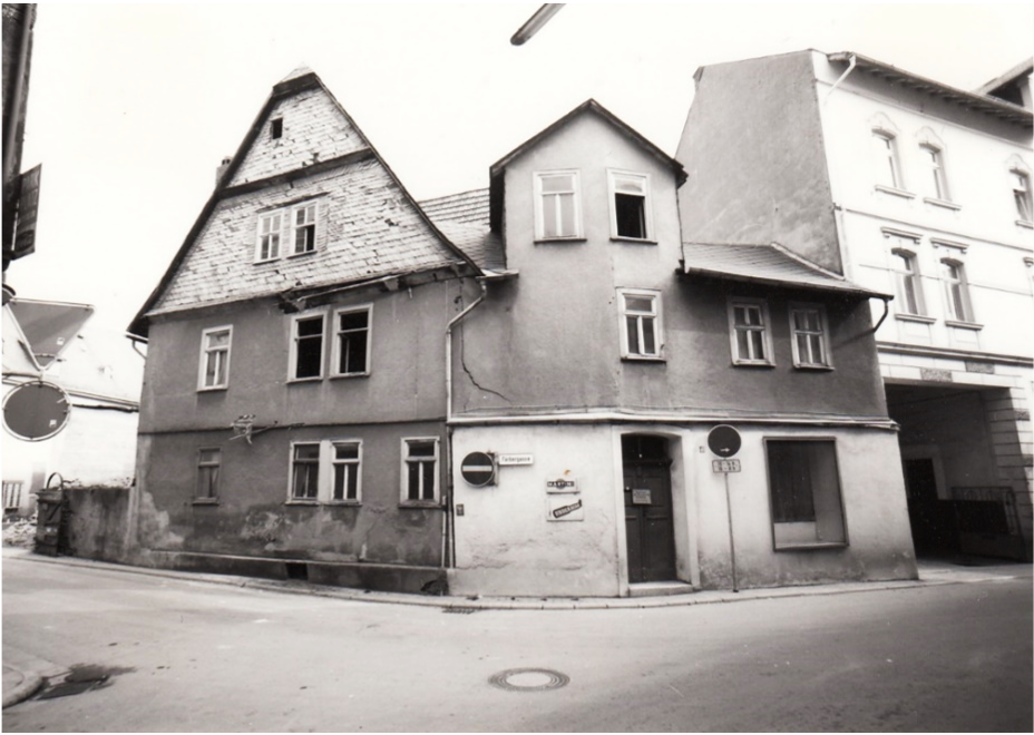 Haus Hermann Buchholz – ehemals Priester, in der Hauptstraße kurz vor seinem Abriss.  Foto: Archiv Heimatverein Weilmünster 